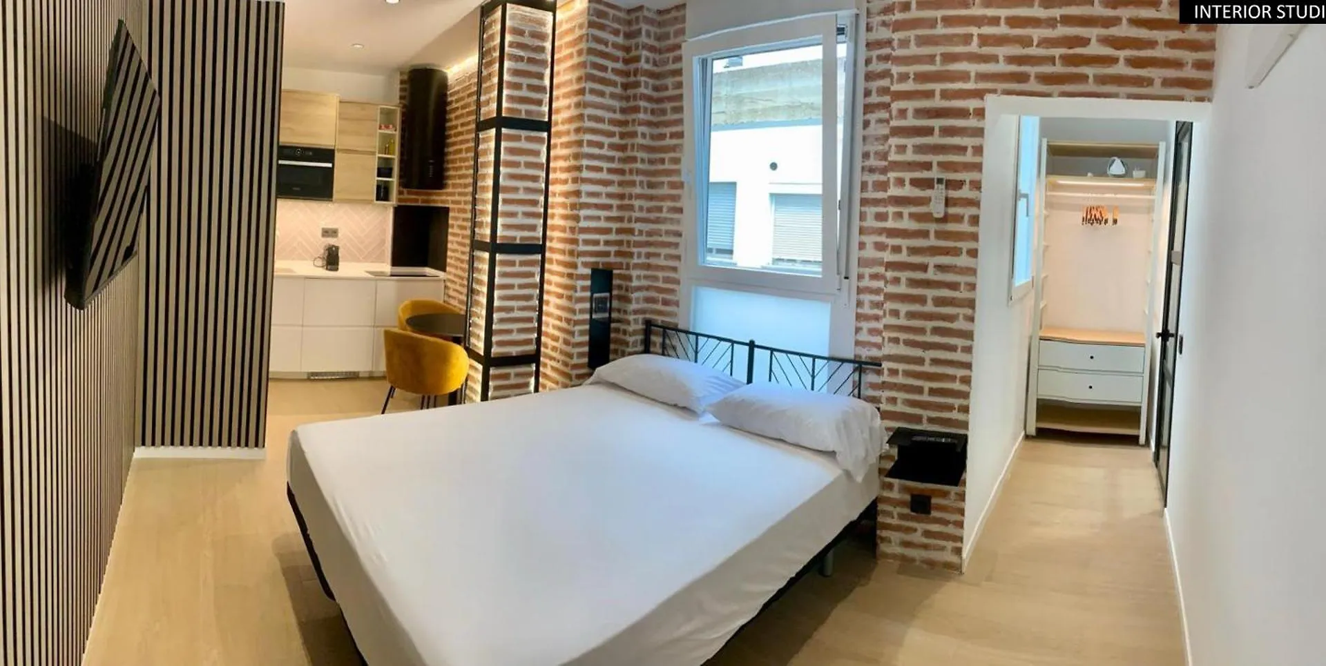 Ecopausa Beatas Studios Málaga Spagna